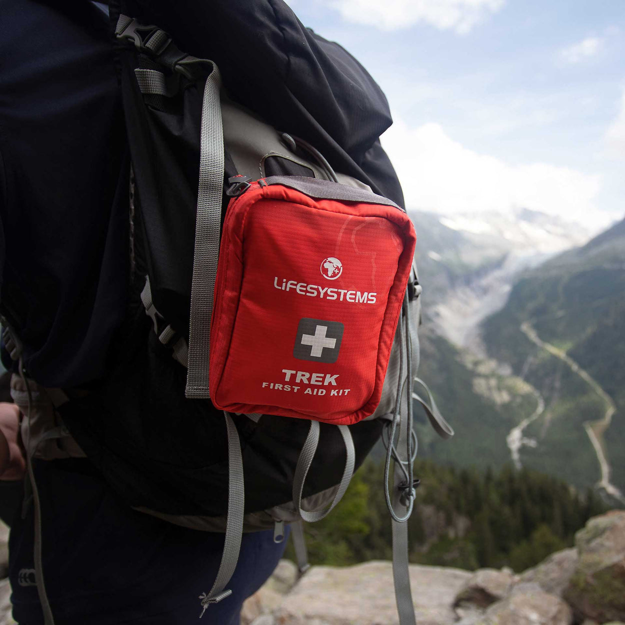First Aid Kits | Travel First Aid Kit | Lifesystems EU