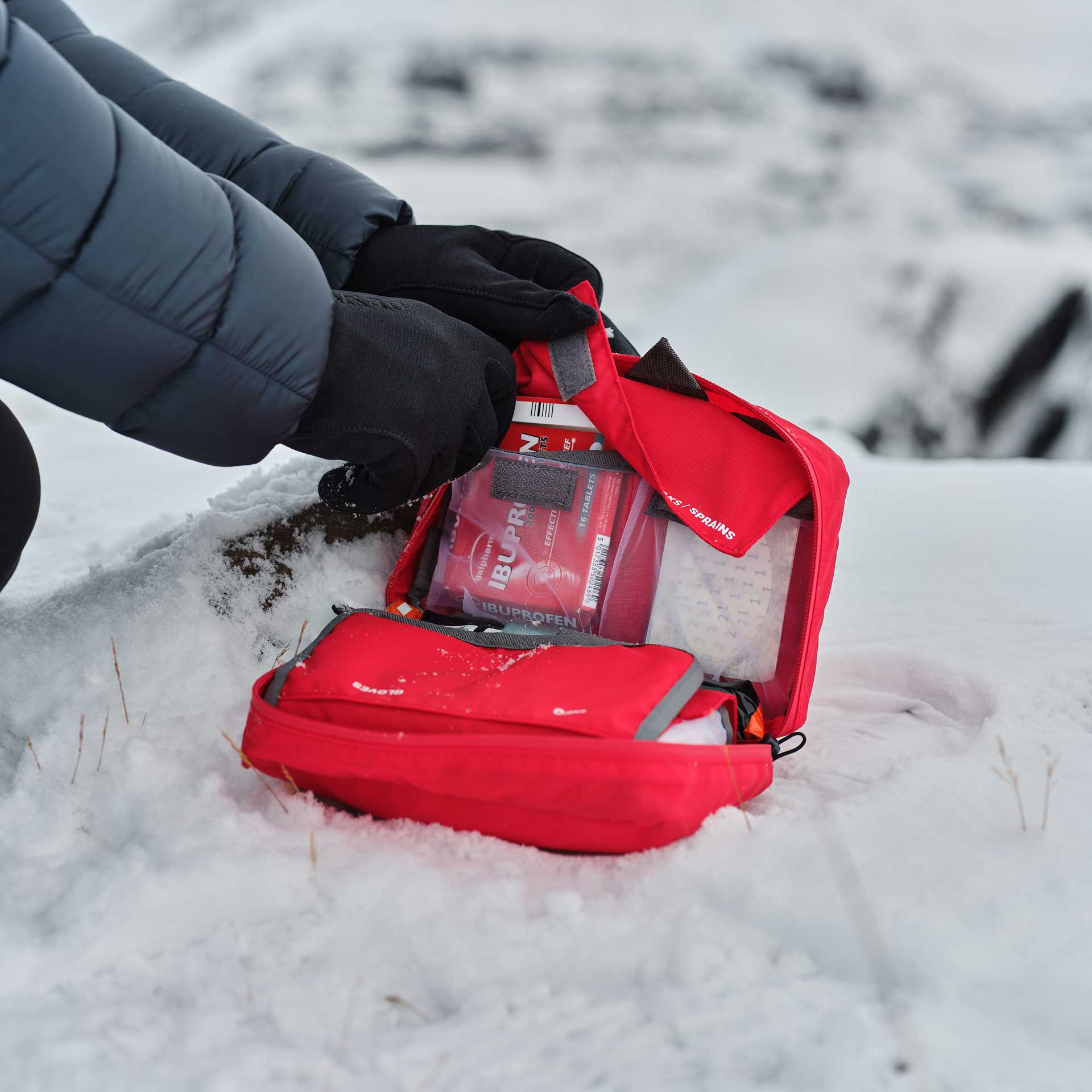 Mountain First Aid Kit - variant[Red]