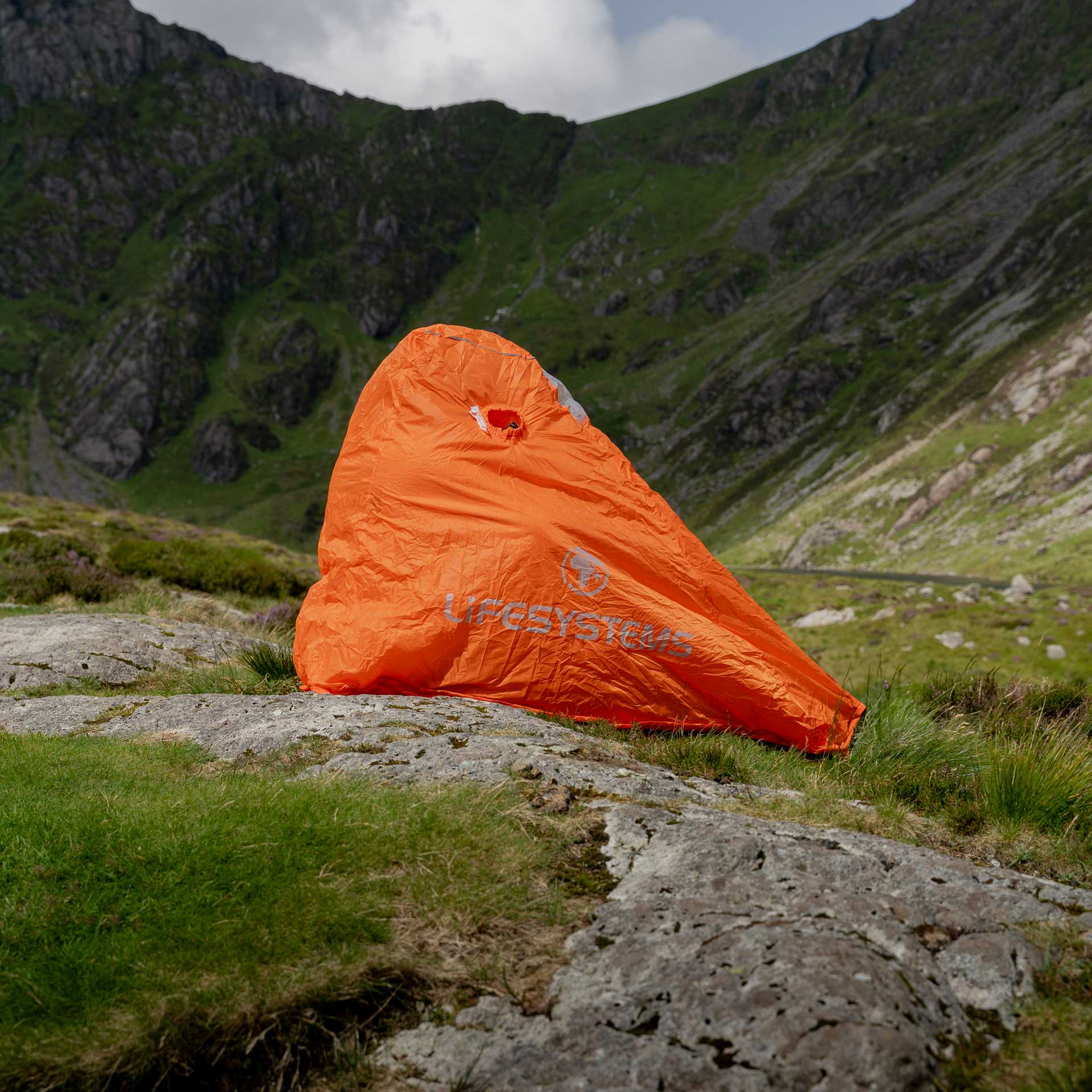 Survival Shelter 1 | Outdoor Shelter | Lifesystems EU