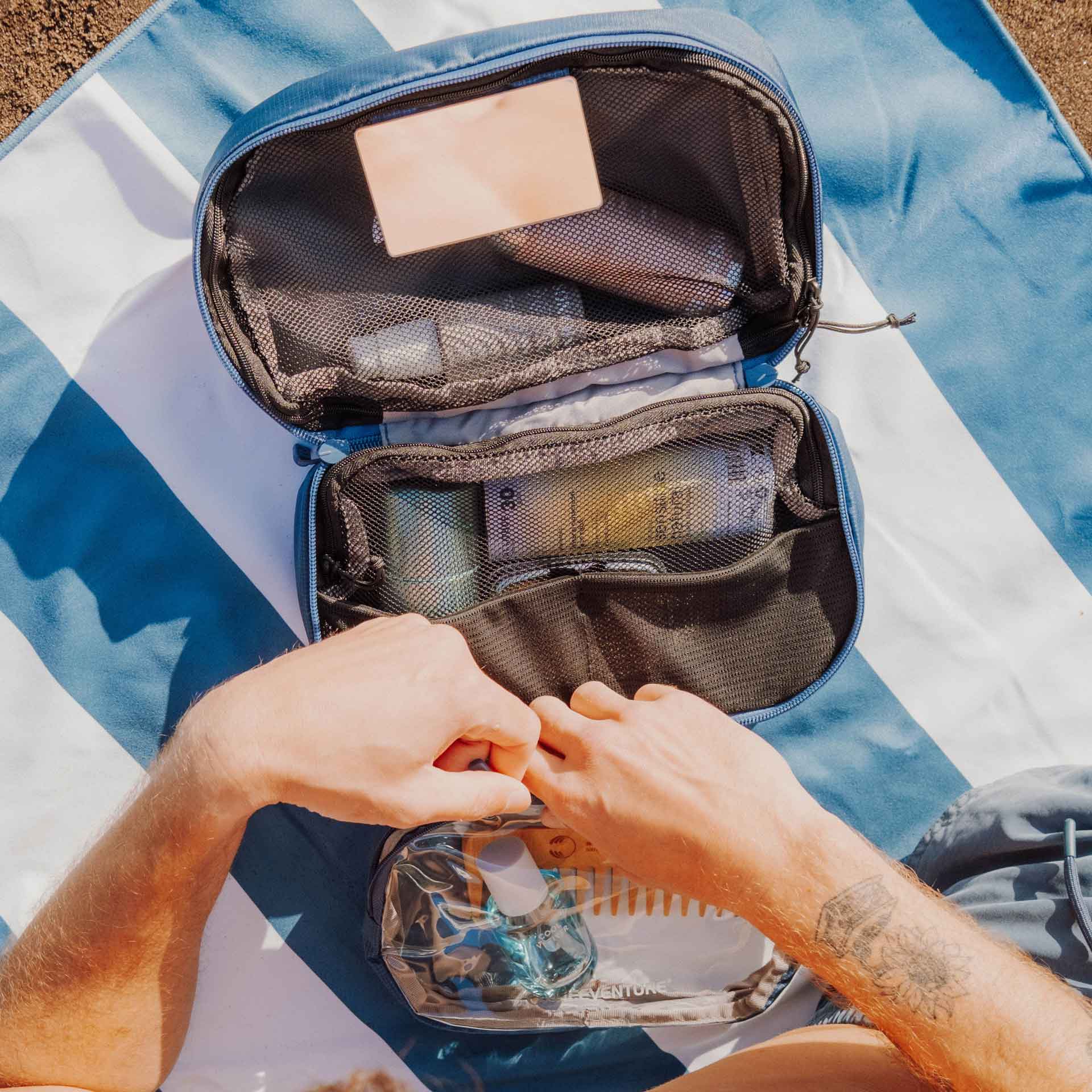 Folding Wash Bag - variant[Blue]